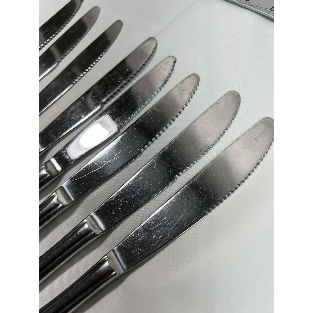 Oneida Stainless 9” Dinner Knives Set of‎ 8